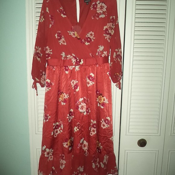 TORRID LONG FLORAL DRESS KEYHOLE HIGH LOW LOW CUT-WOMENS SIZE 1 PLUS SIZE 1X - Picture 2 of 6